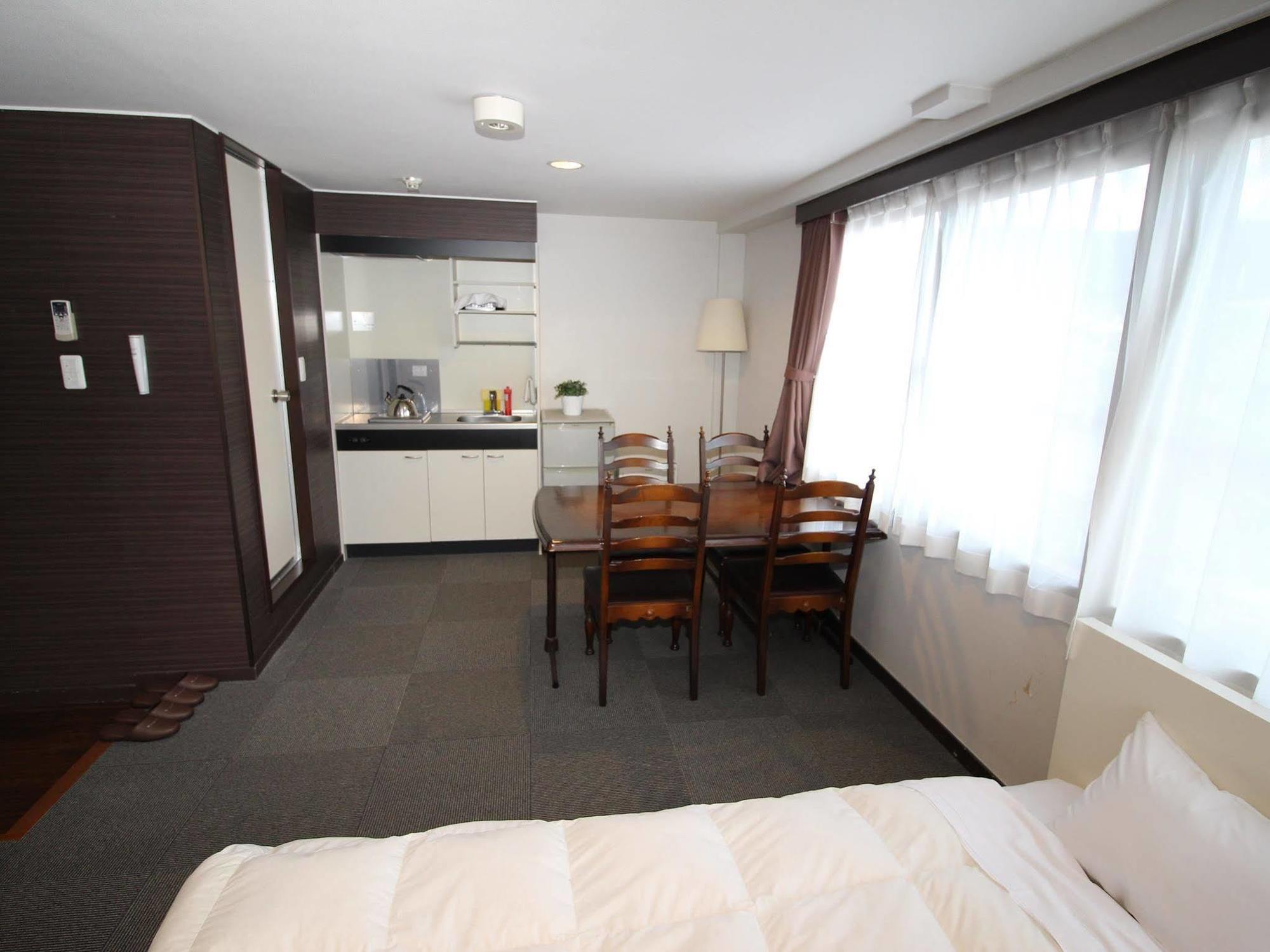 Hotel Chrysantheme Kyōto Esterno foto